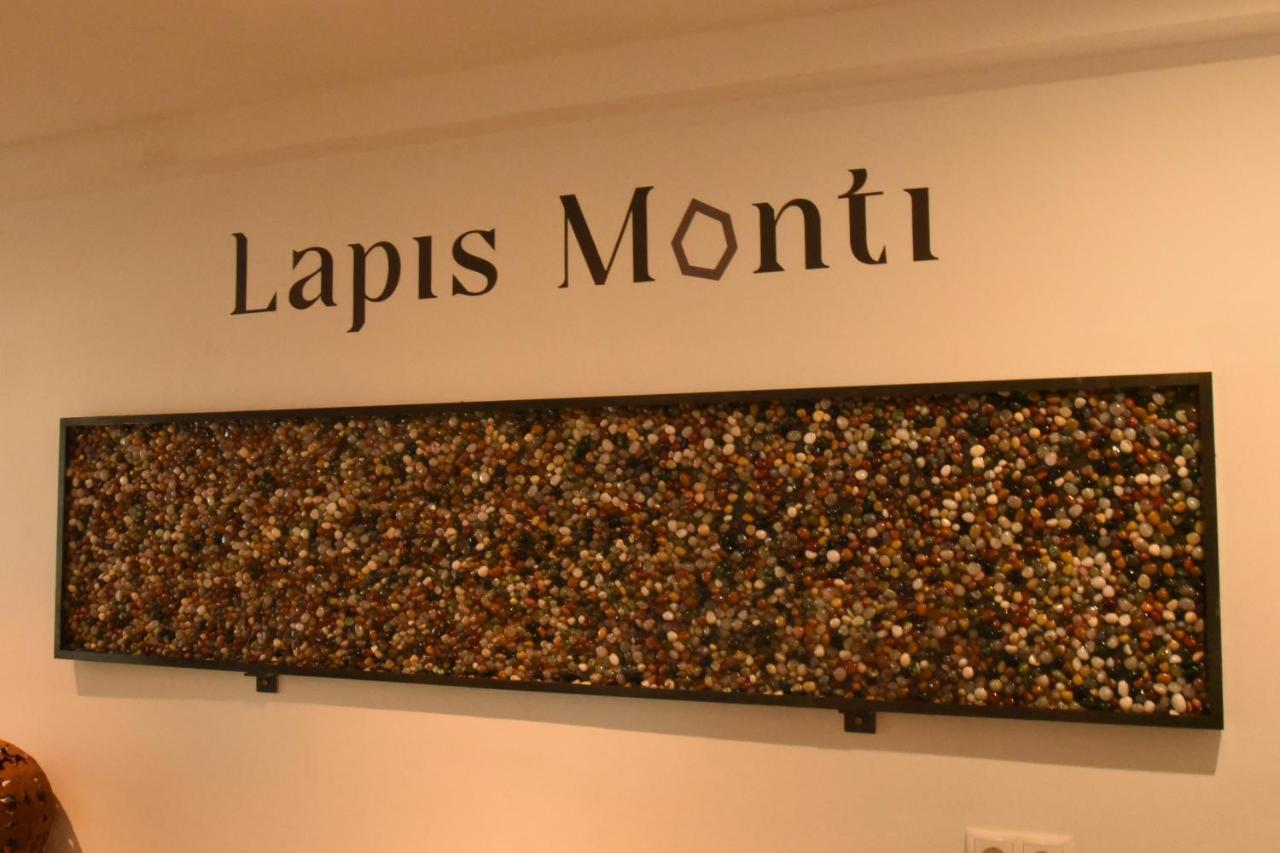 Lapis Monti - Apartments & Suites Burgusio Esterno foto