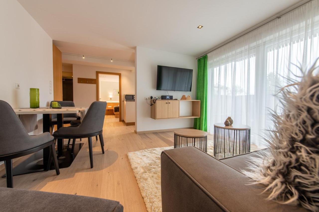 Lapis Monti - Apartments & Suites Burgusio Esterno foto
