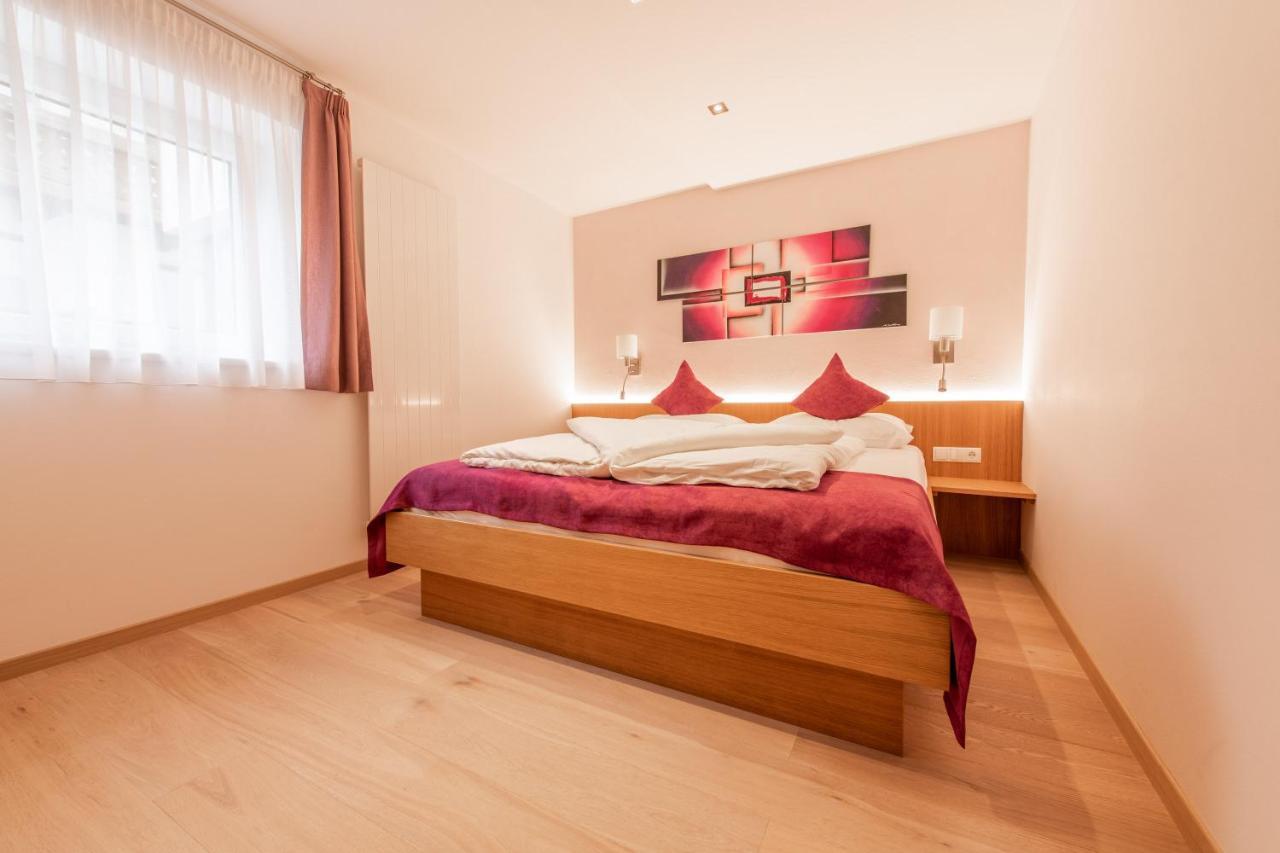 Lapis Monti - Apartments & Suites Burgusio Esterno foto