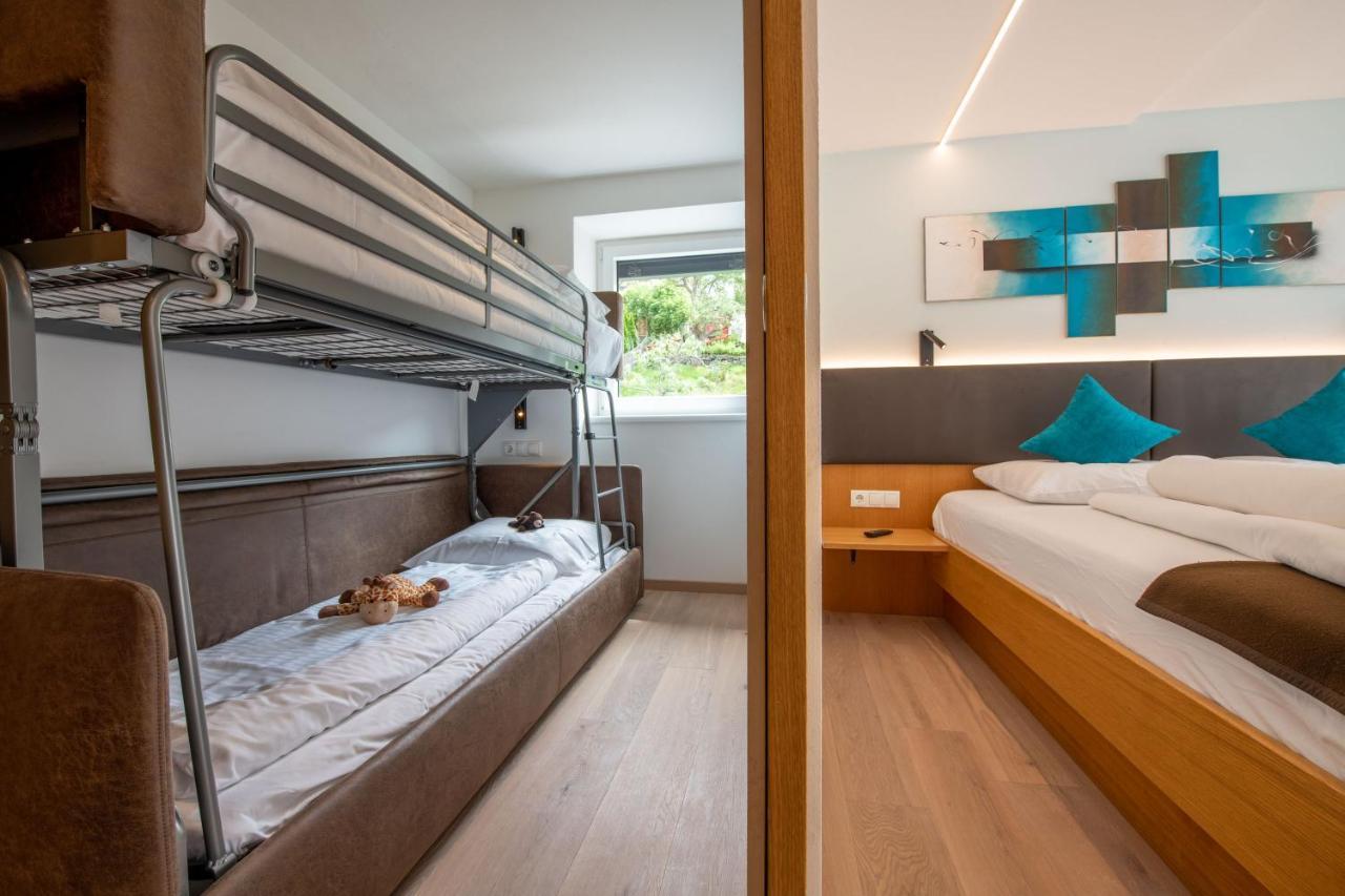 Lapis Monti - Apartments & Suites Burgusio Esterno foto