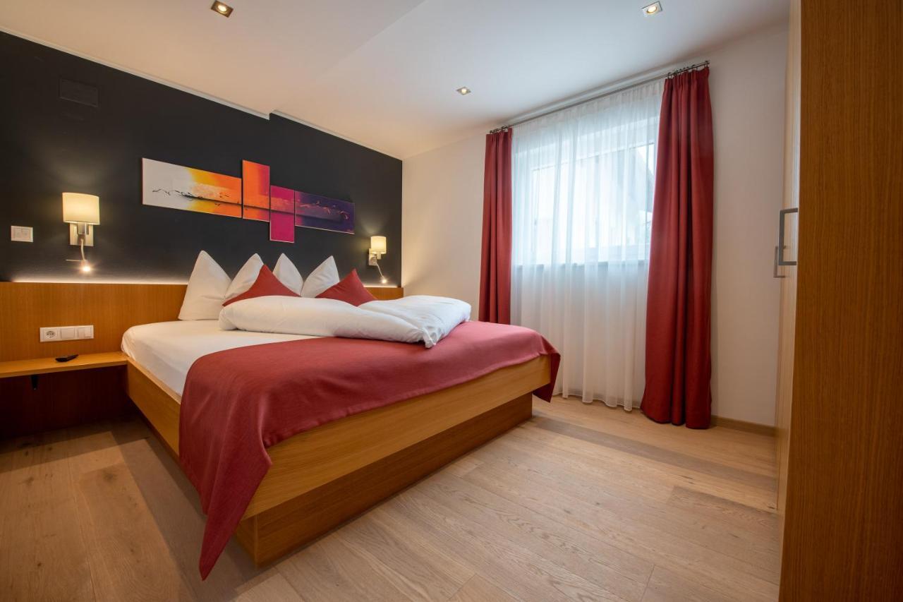 Lapis Monti - Apartments & Suites Burgusio Esterno foto