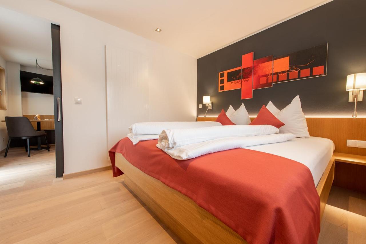 Lapis Monti - Apartments & Suites Burgusio Esterno foto