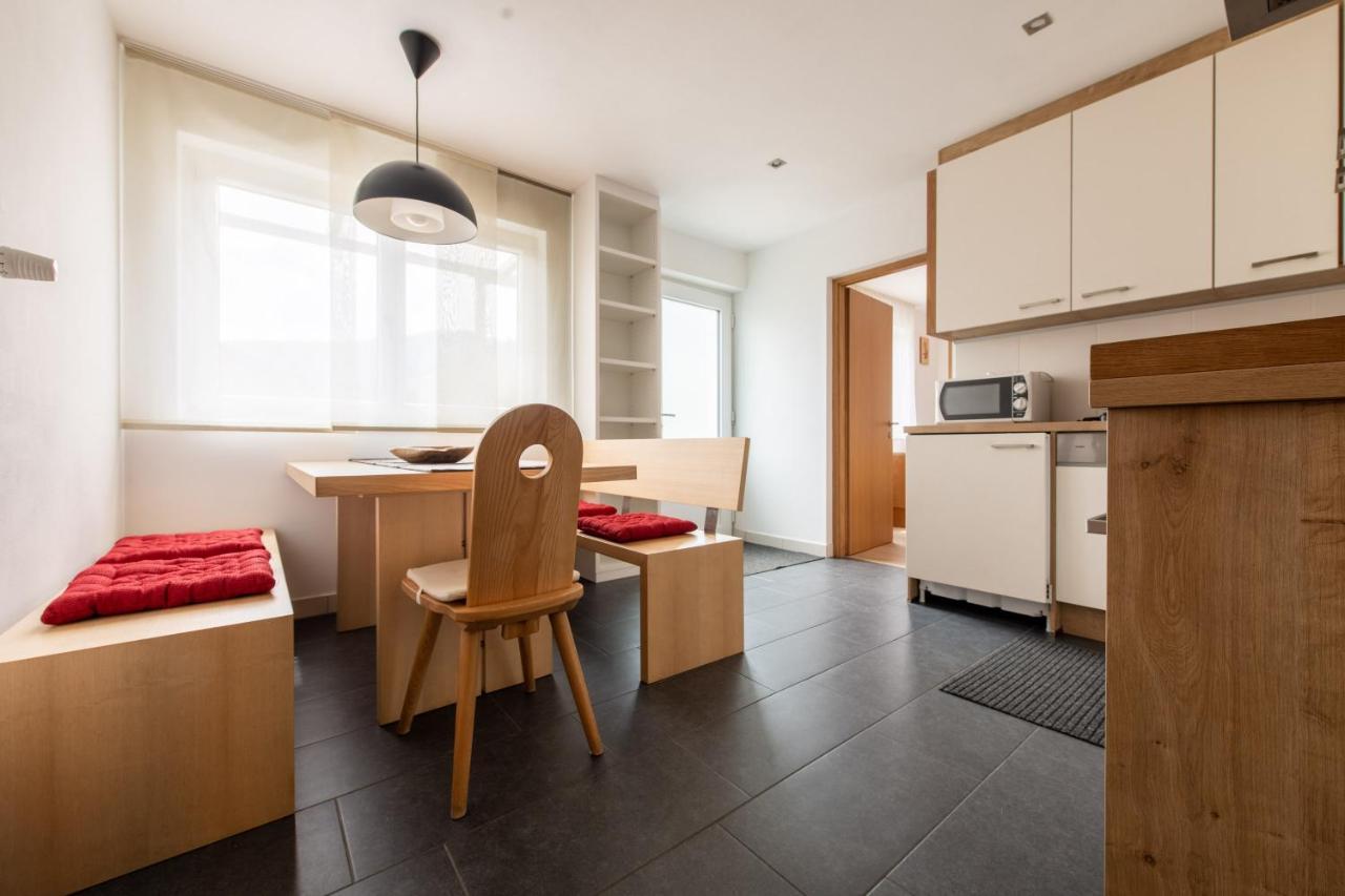 Lapis Monti - Apartments & Suites Burgusio Esterno foto