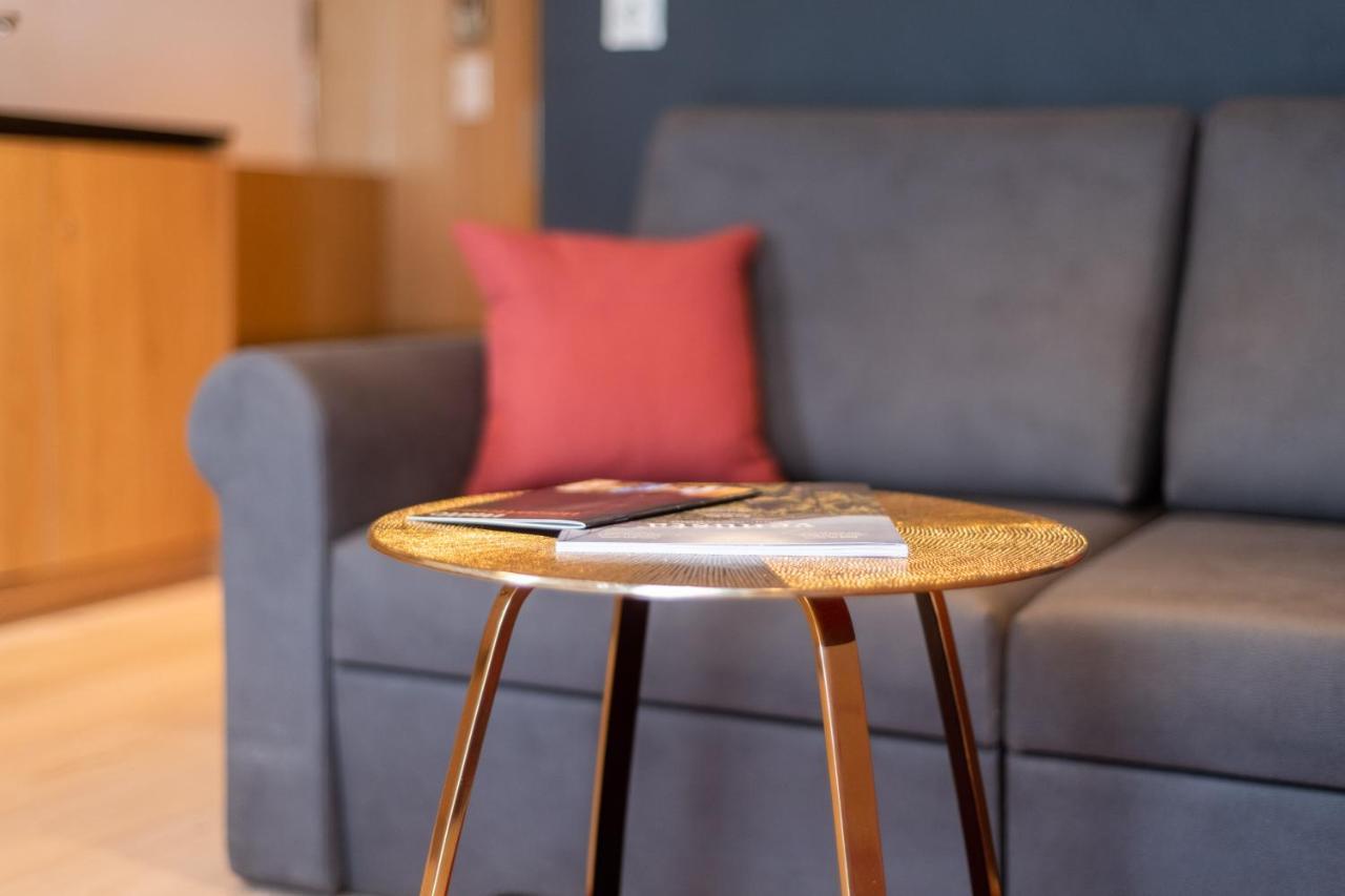 Lapis Monti - Apartments & Suites Burgusio Esterno foto