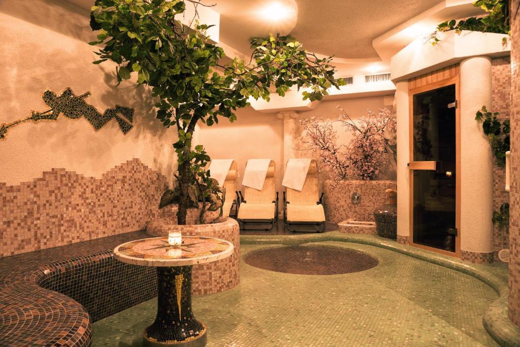 Lapis Monti - Apartments & Suites Burgusio Esterno foto