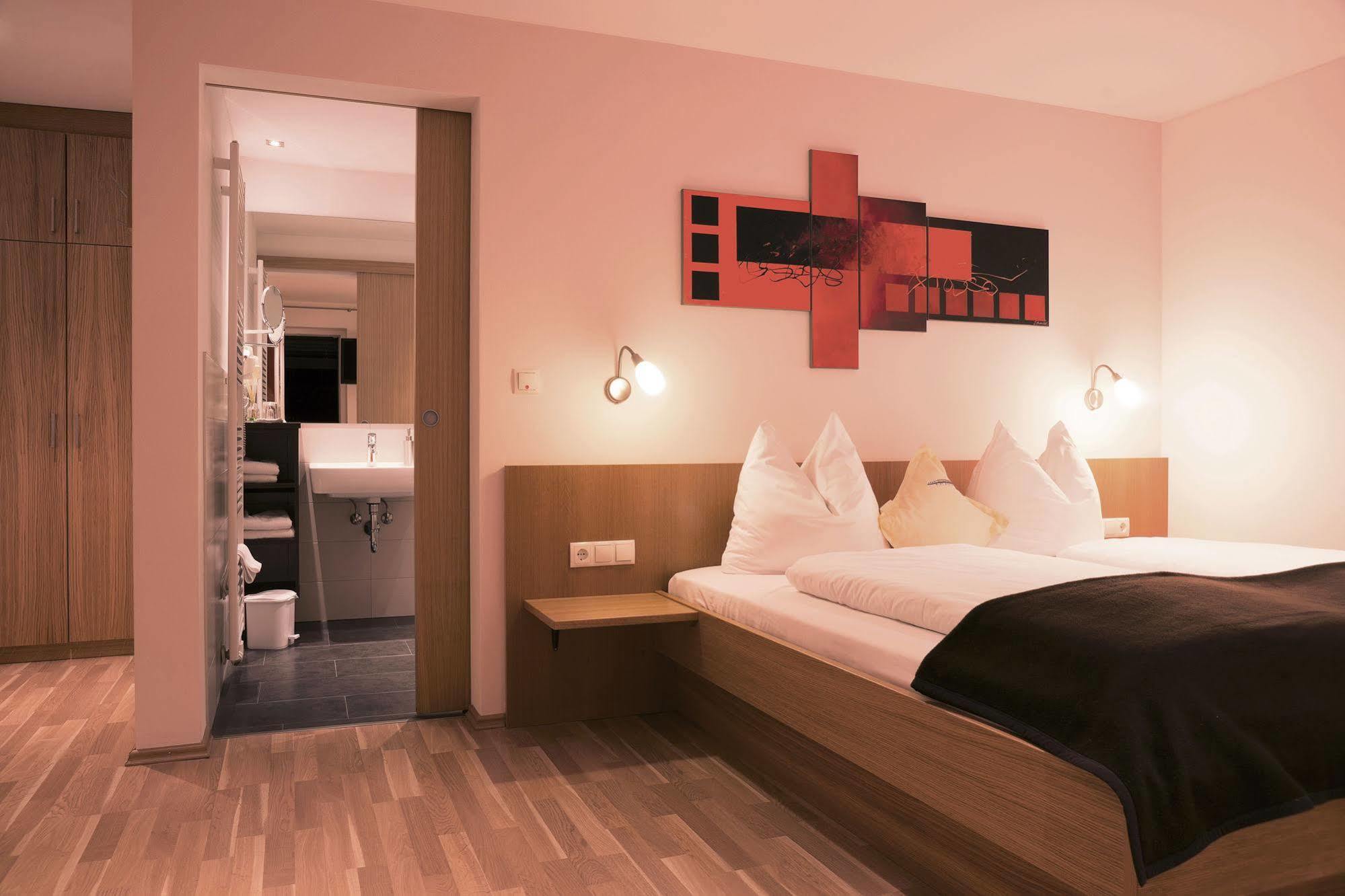 Lapis Monti - Apartments & Suites Burgusio Esterno foto